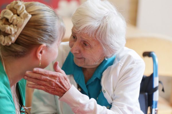 Cімптоми і ознаки деменції у літніх людей: що це таке, види, прогноз
